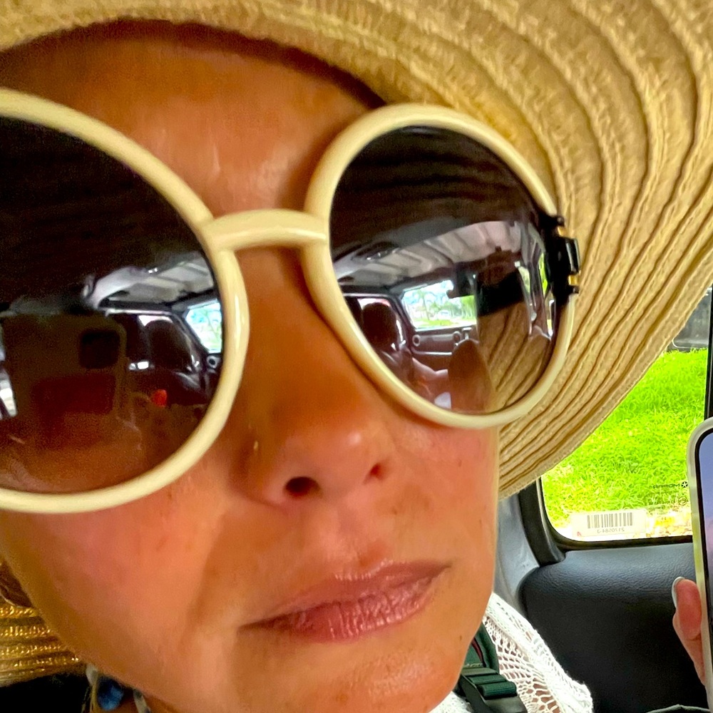 Meet your Posher, Jeannine